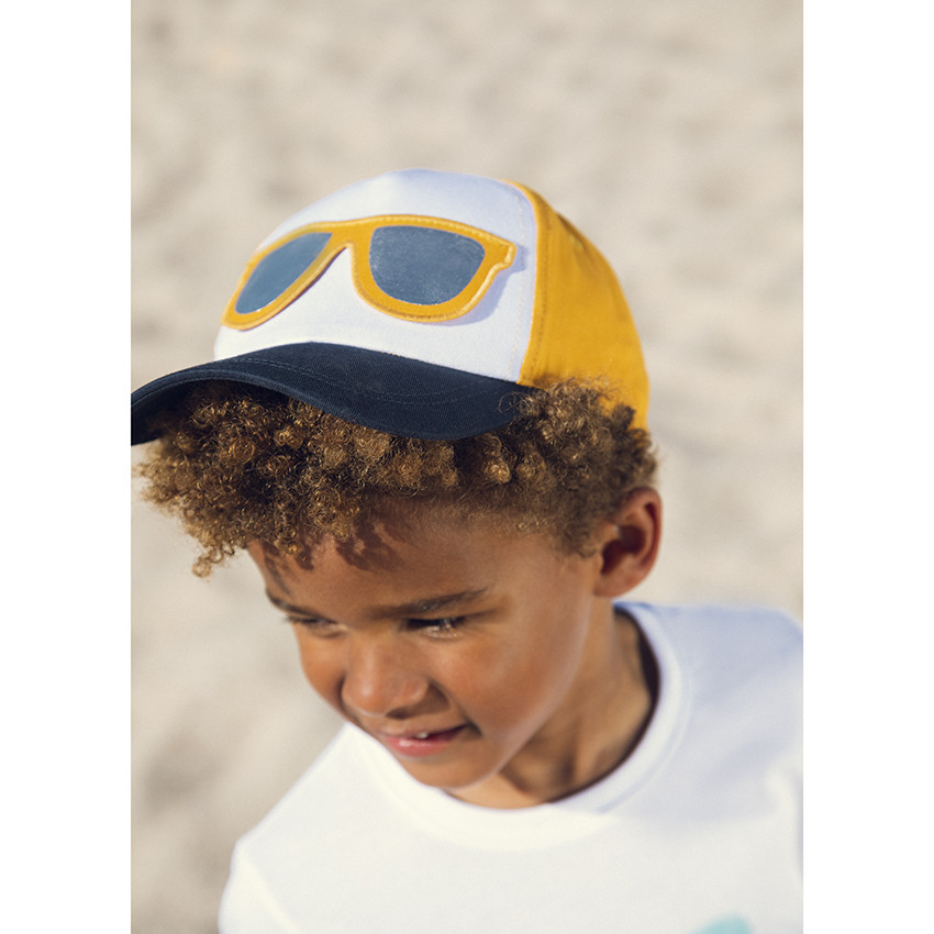 Gorra tricolor de sarga estampado gafas en relieve  Additional Gorra tricolor de sarga estampado gafas en relieve