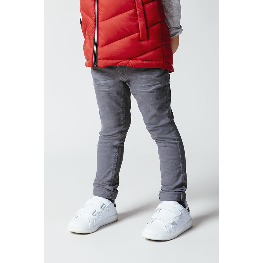 Pantalón slim de twill con efecto arrugado para niño 