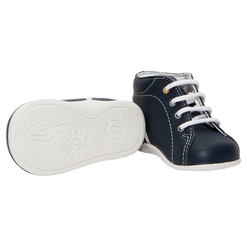 Botines de cuero con cordones y barco estampado 