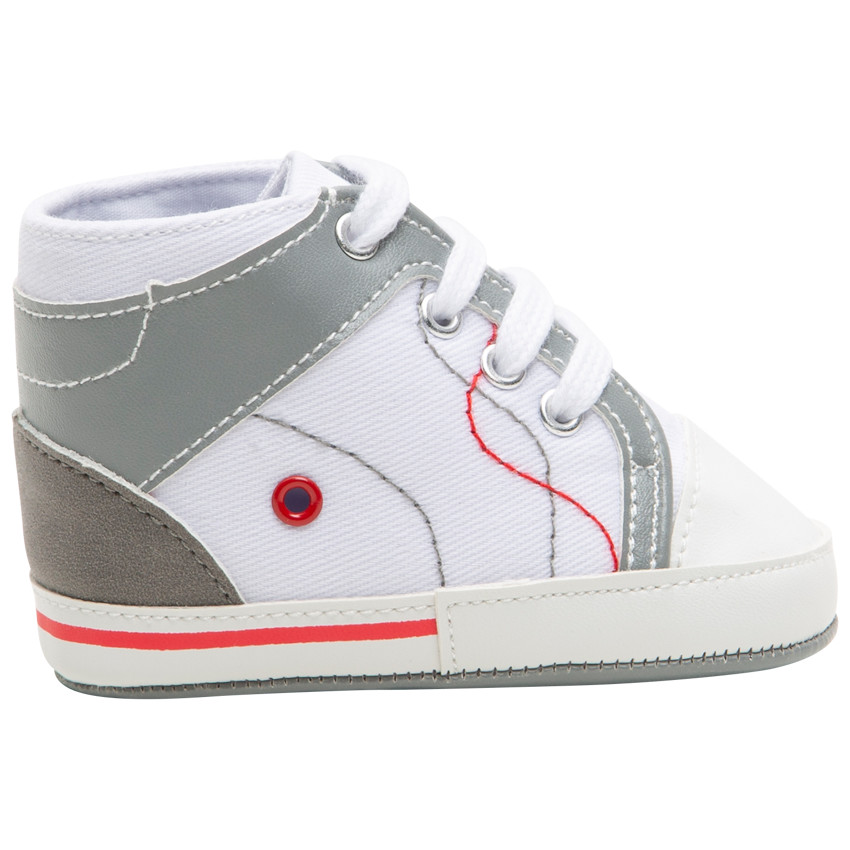 Zapatillas altas suaves con detalles en gris y rojo 