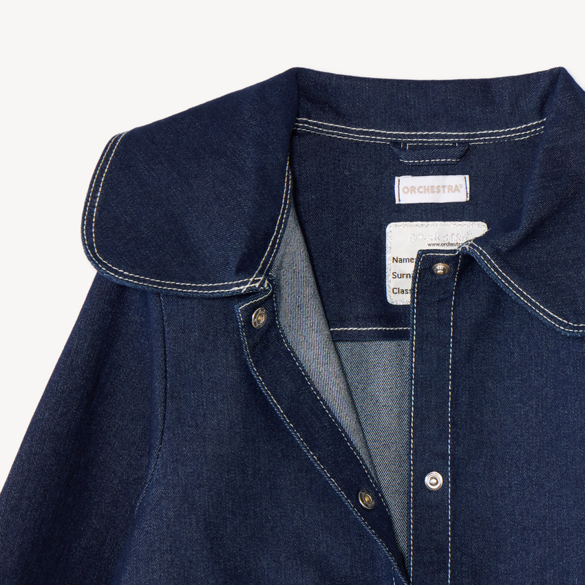 Chaqueta de mezclilla niña con cuello de camisa. 