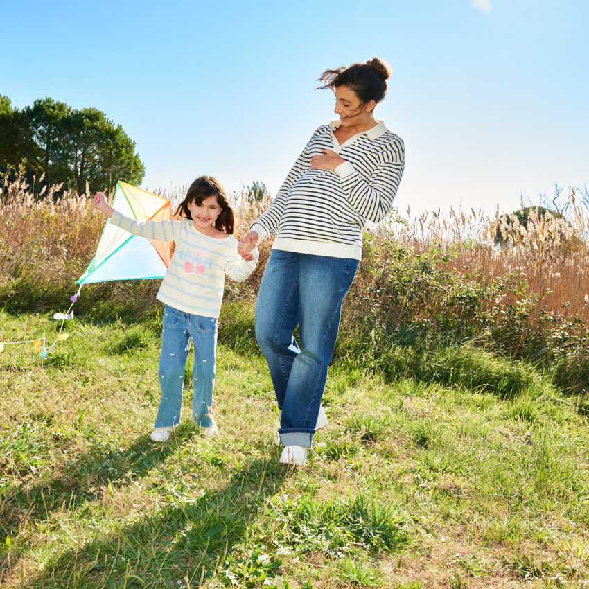 Sudadera de rayas con estampado de cerezas para niña 