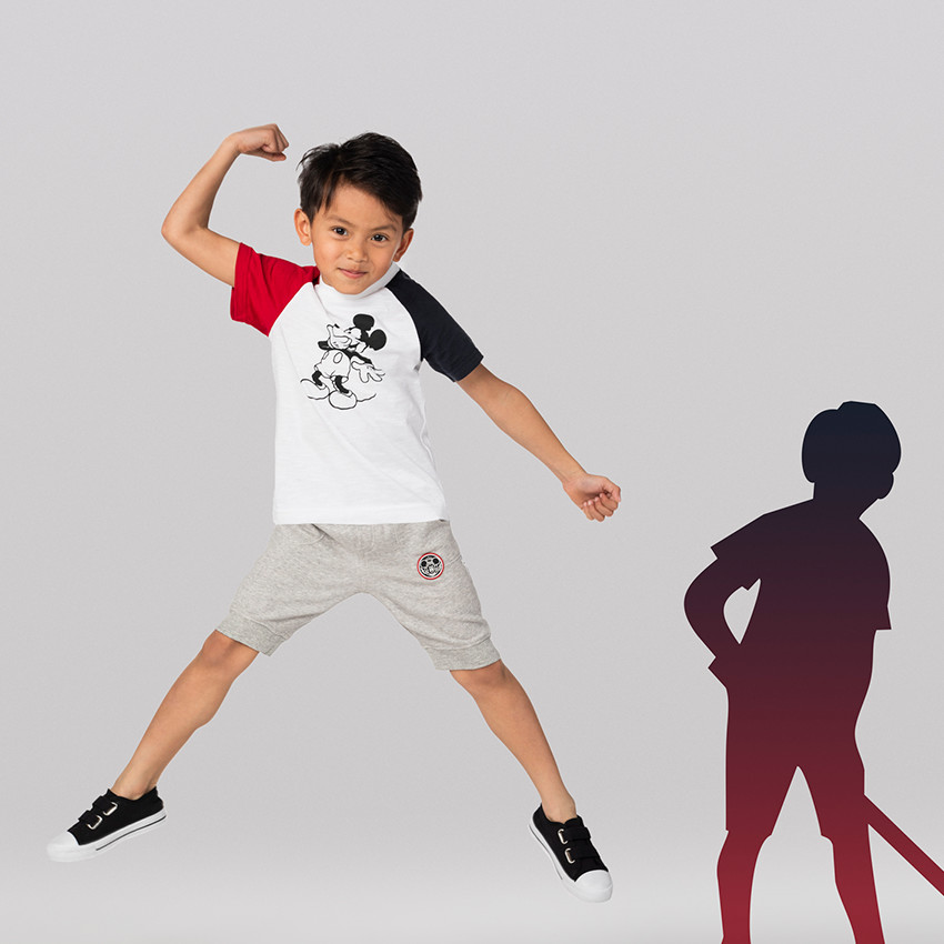 Camiseta tricolor de manga corta ©Disney con estampado de Mickey   Additional Camiseta tricolor de manga corta ©Disney con estampado de Mickey