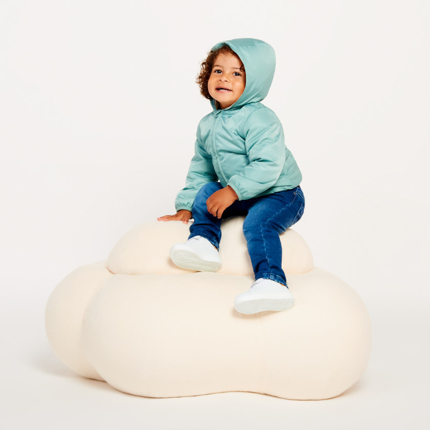 Cortavientos con 50% de poliéster reciclado para bebé niño 