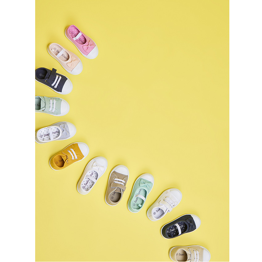 Zapatillas bajas de tela con cordones elásticos y velcro para niño 