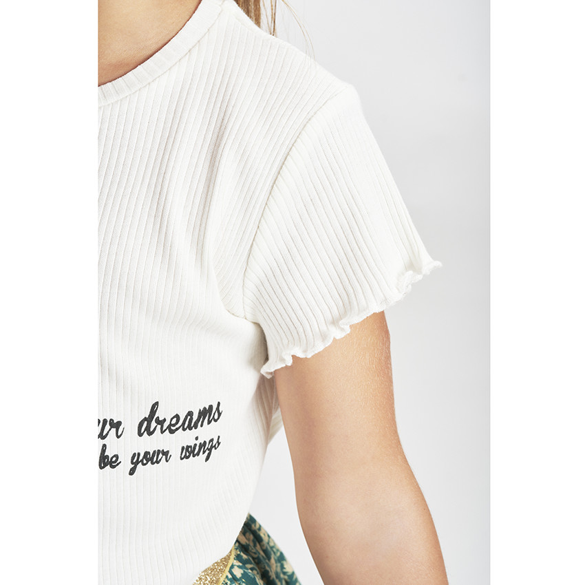 Camiseta de manga corta en algodón efecto acacanalado con print de mariposa y detalles en relive para niña 