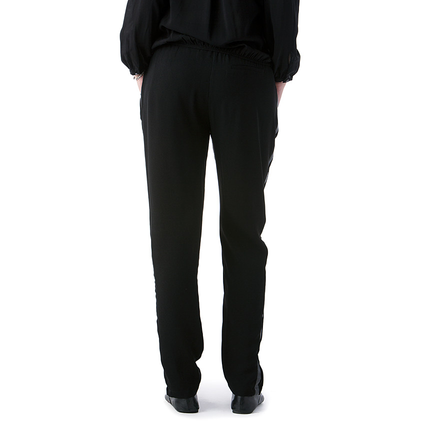 Pantalón de premamá con detalles de cuero de imitación  Additional Pantalón de premamá con detalles de cuero de imitación