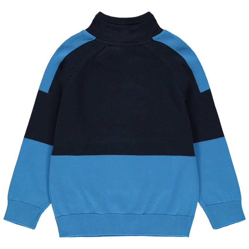 Jersey de punto con cuello cruzado e inscripciones de jacquard 