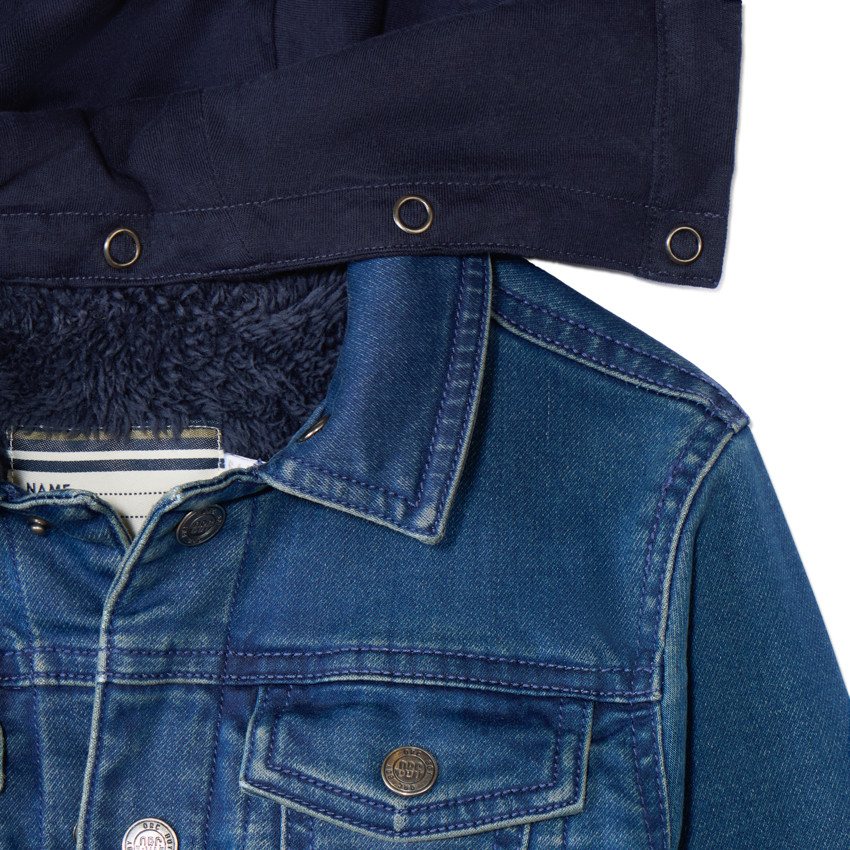 Chaqueta efecto denim con forro de felpa y capucha niño 