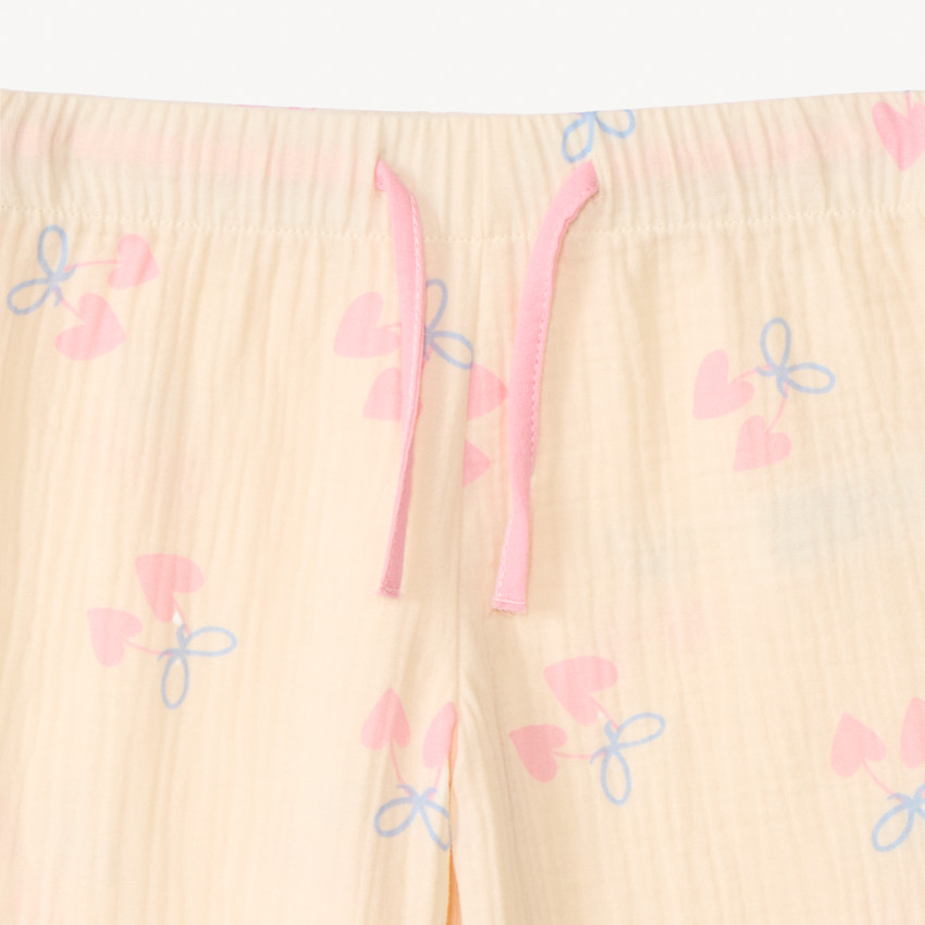 Conjunto de pijama largo de canalé con motivos de cerezas y corazones para niña 