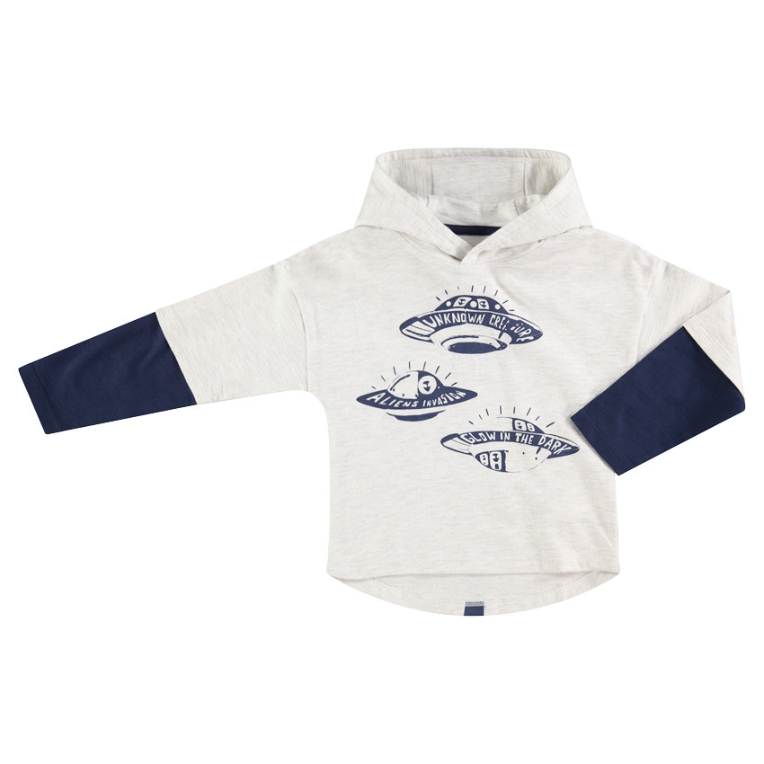 Camiseta de mangas larga con efecto 2 en 1, capucha y estampado de platillos volantes 