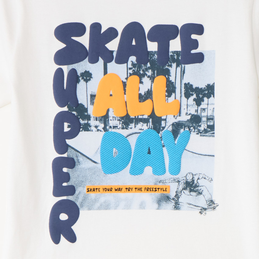 Camiseta de manga corta con estampado de skateboard para niño 