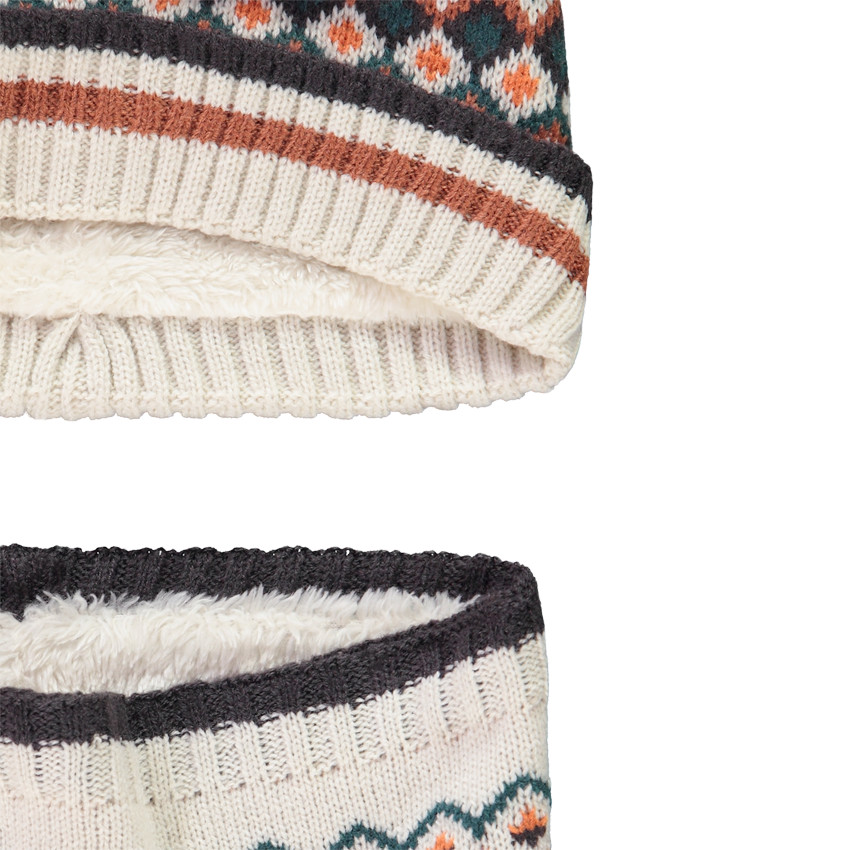 Conjunto gorro con pompón y snood estampado para niño 