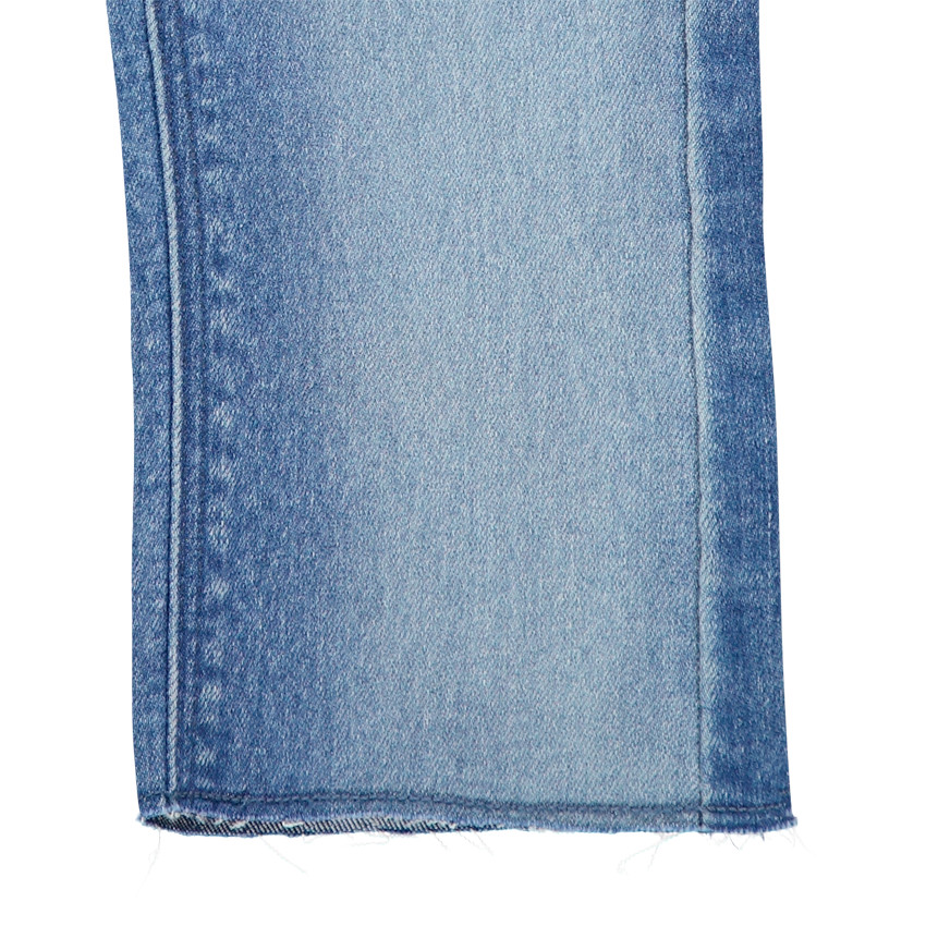 Pantacourt en jean à empiècements en broderie anglaise 