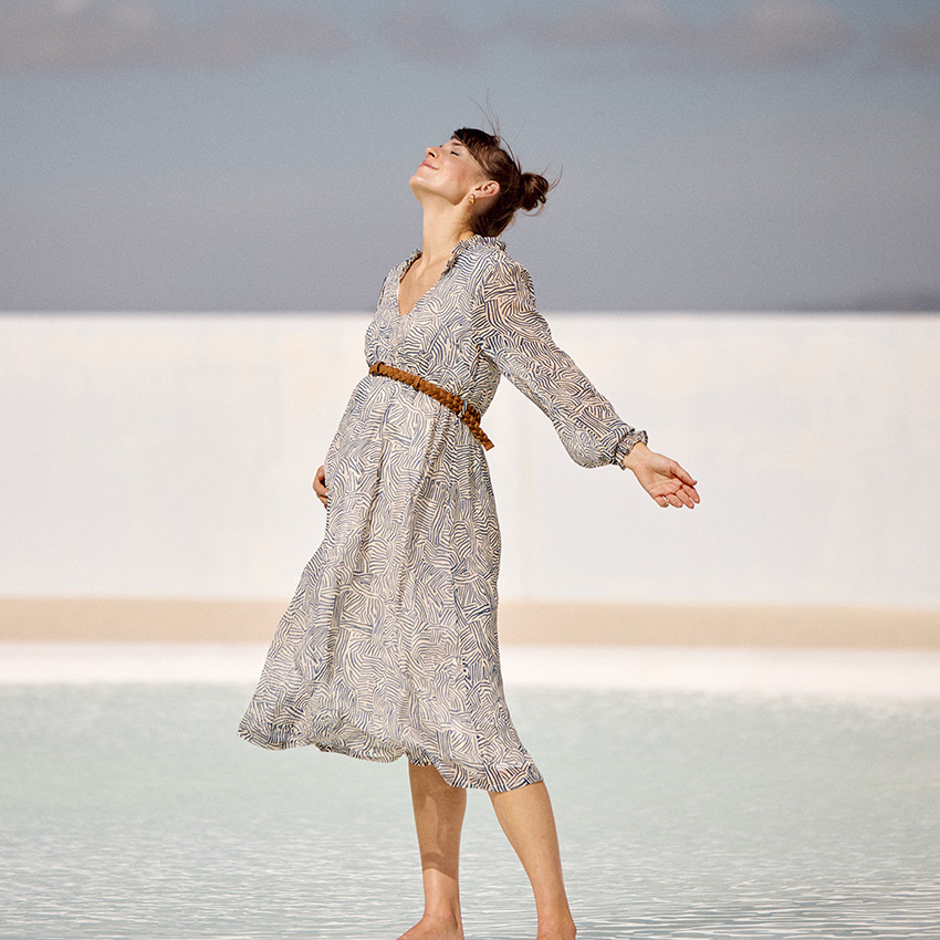 Vestido de manga larga con cinturón y estampado abstracto para mujer 