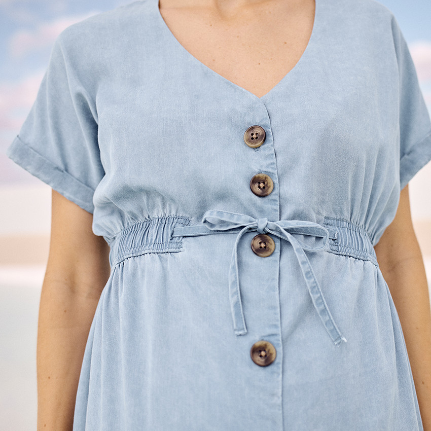 Vestido camisa de maternidad efecto denim con mangas cortas 