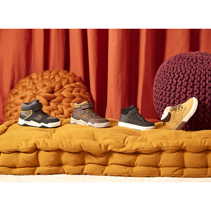Botín camel con cordones y cremallera para bebé niño 