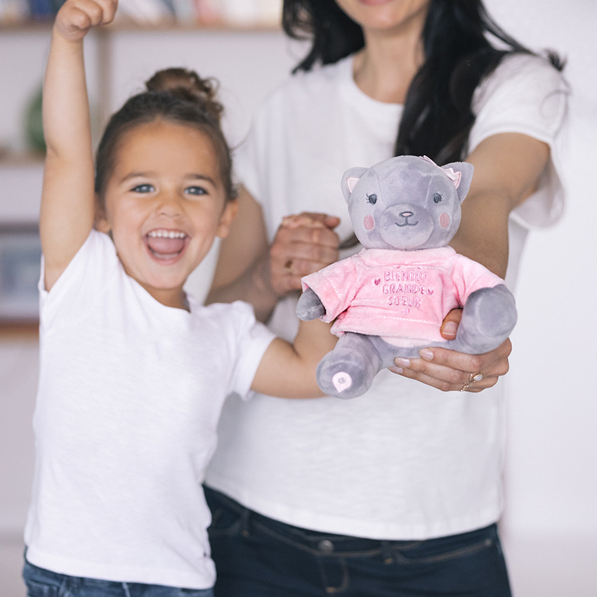 Vestido de peluche para anunciar el nacimiento "¡Es una niña!"  Additional Vestido de peluche para anunciar el nacimiento "¡Es una niña!"