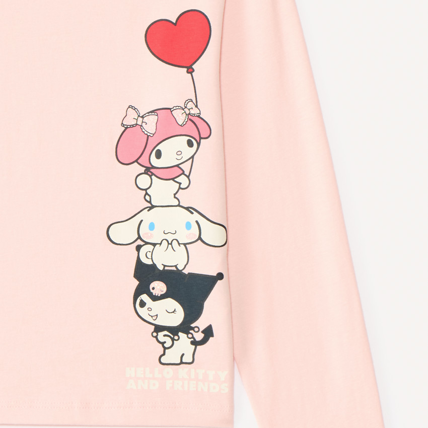 Camiseta de niña de manga larga oversized con estampado de Hello Kitty y sus amigos. 