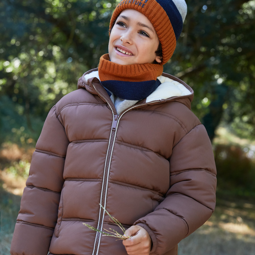 Chaqueta de abrigo gruesa para niño con capucha. 