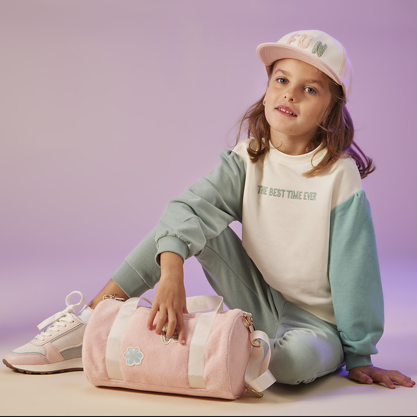 Sudadera efecto color block con bordado niña 