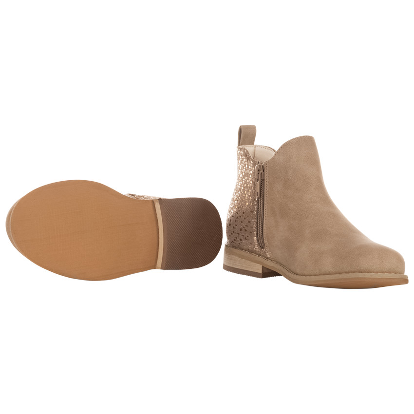 Botines beige con elástico y talonera efecto troquelado  Additional Botines beige con elástico y talonera efecto troquelado