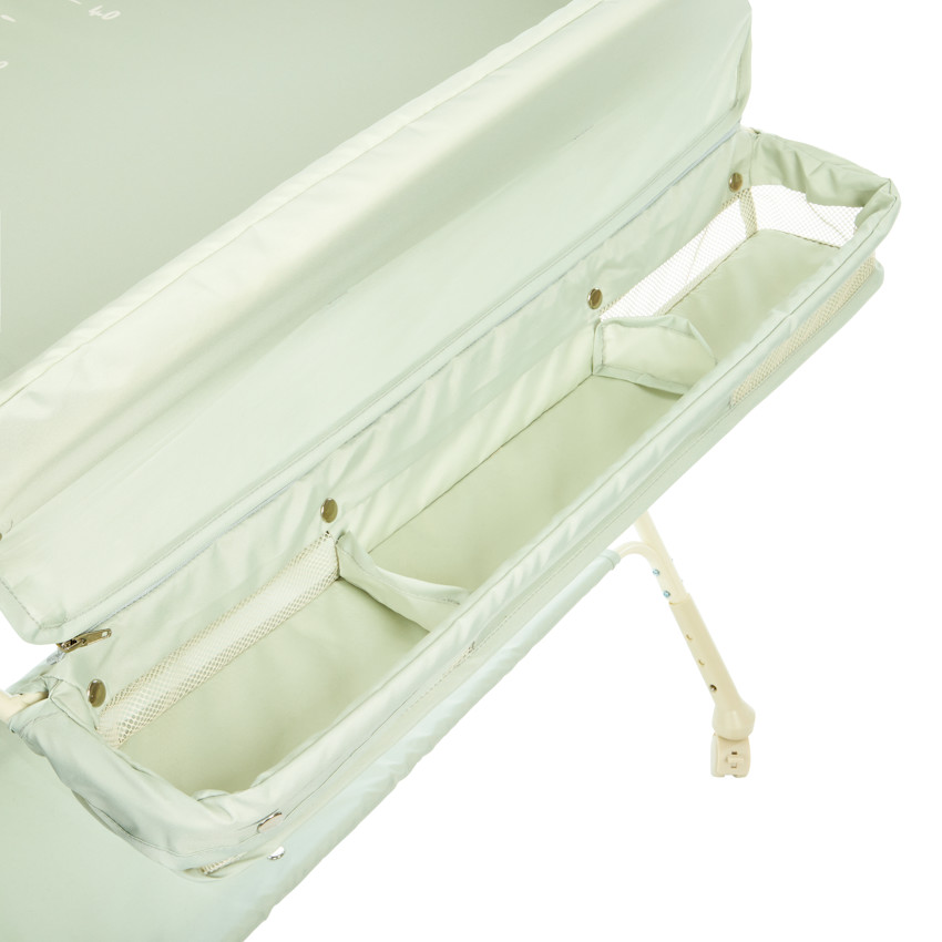 Mesa cambiadora plegable de tela con talla verde 