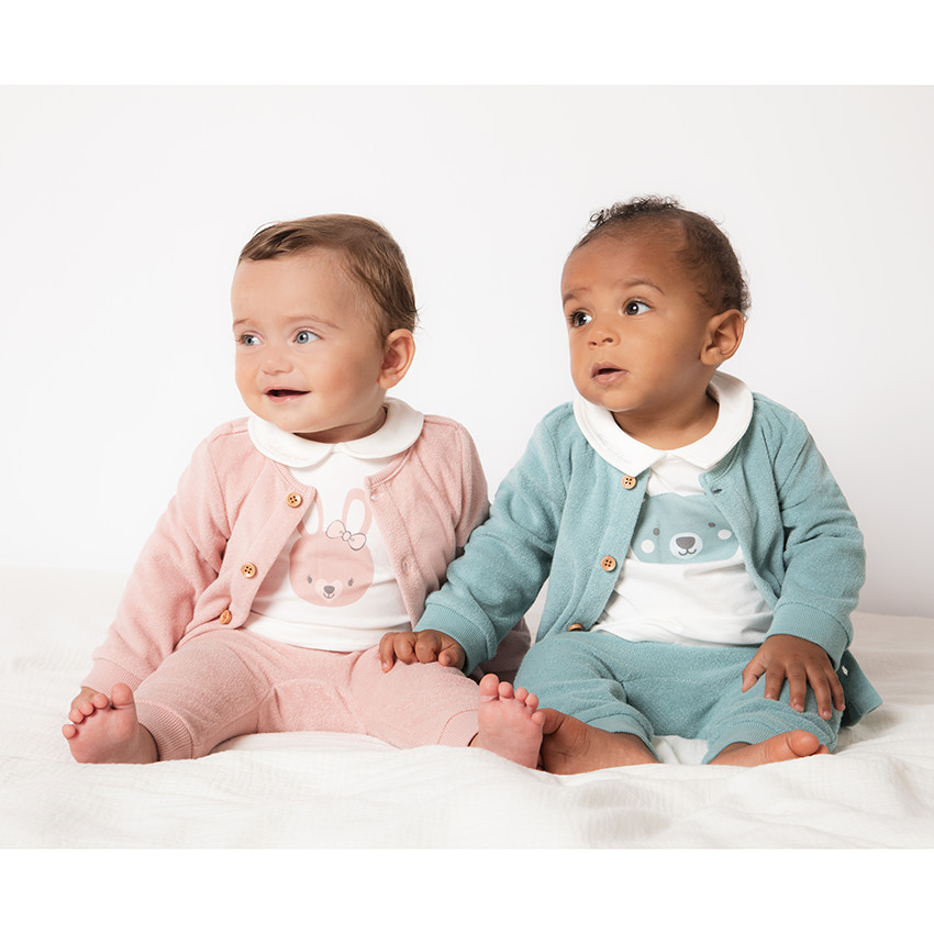 Conjunto camiseta cuello babero, chaqueta y pantalón  Additional Conjunto camiseta cuello babero, chaqueta y pantalón