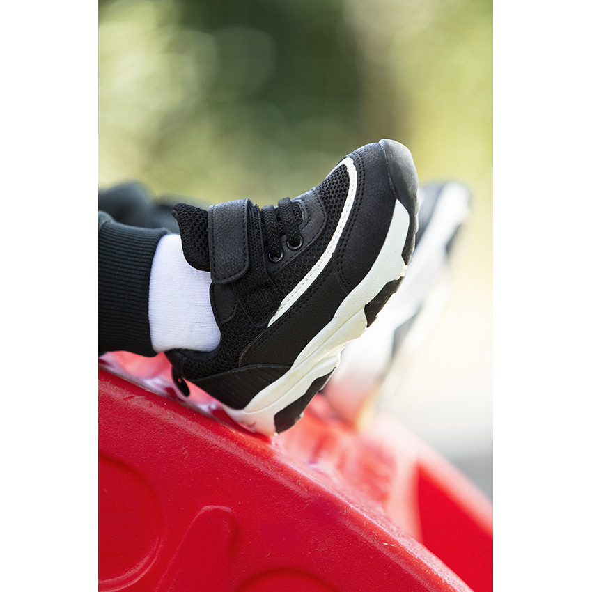Zapatillas deportivas con detalles de malla y sintético para niño 