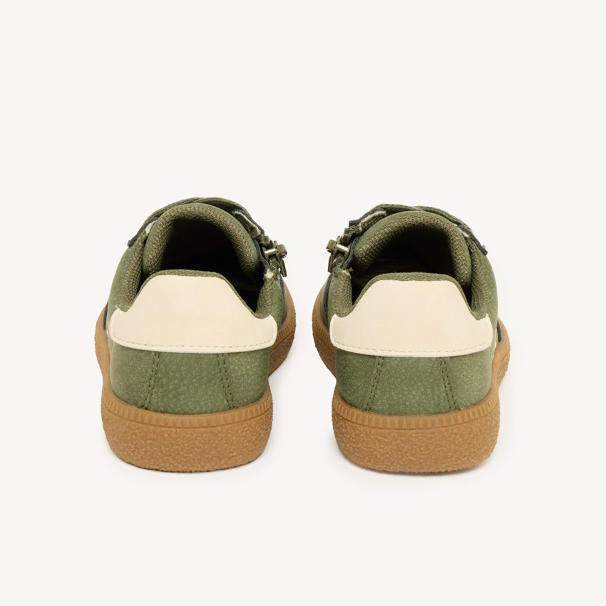 Zapatillas bajas para niño efecto ante con cordones y cremallera. 
