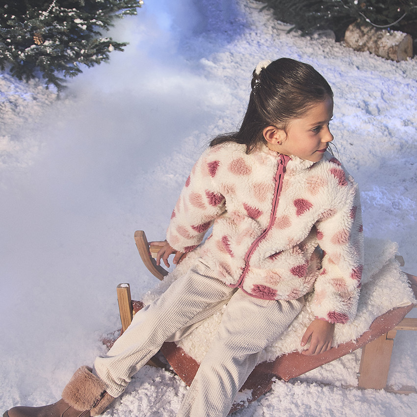 Chaqueta de sherpa con estampado de corazones para niña 