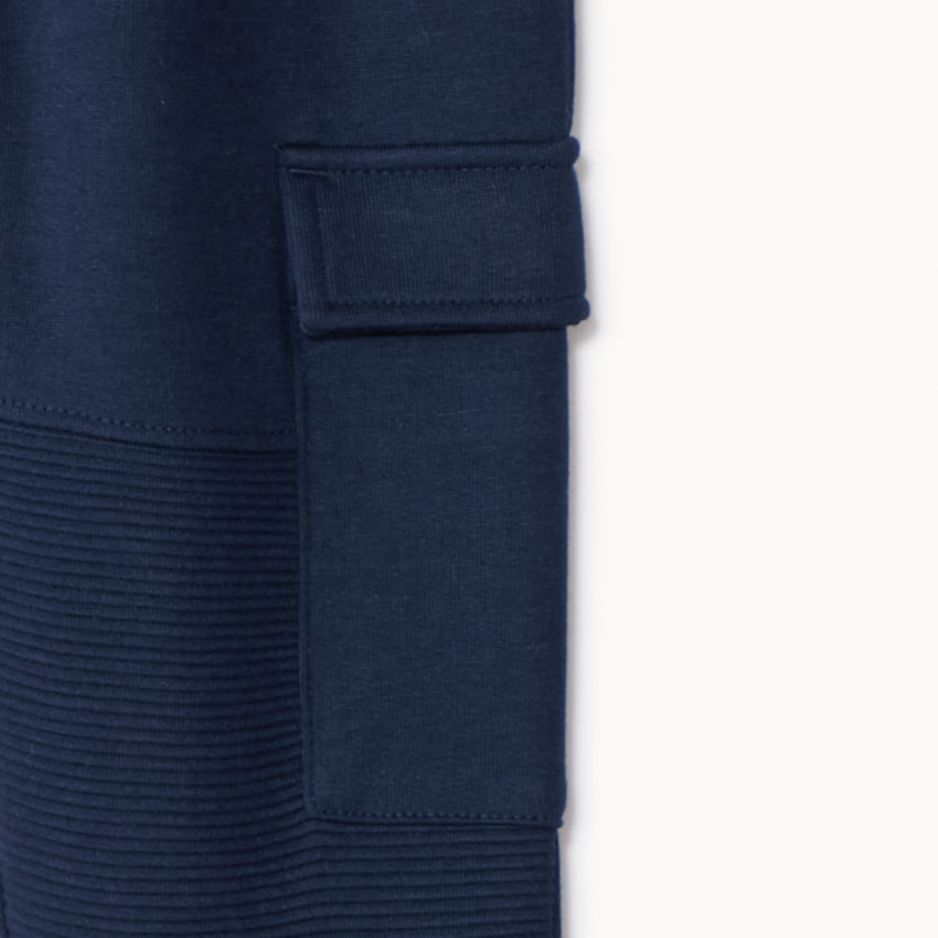 Pantalón jogging con bolsillos estilo cargo para niño 