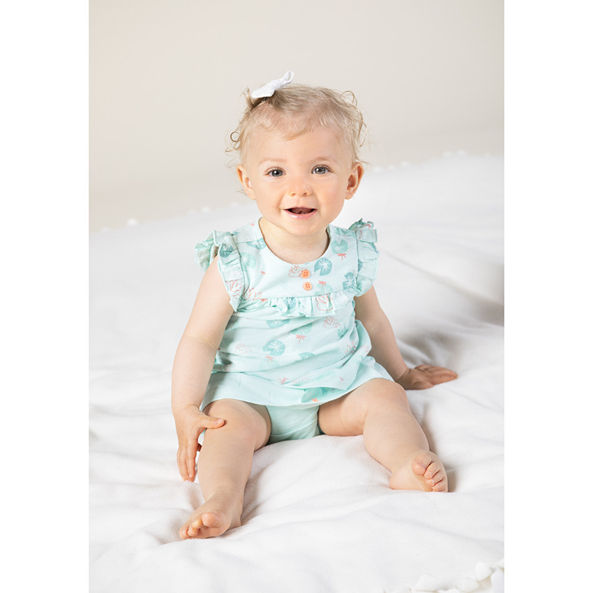 Conjunto con blusa estampada de nenúfares y pololo 