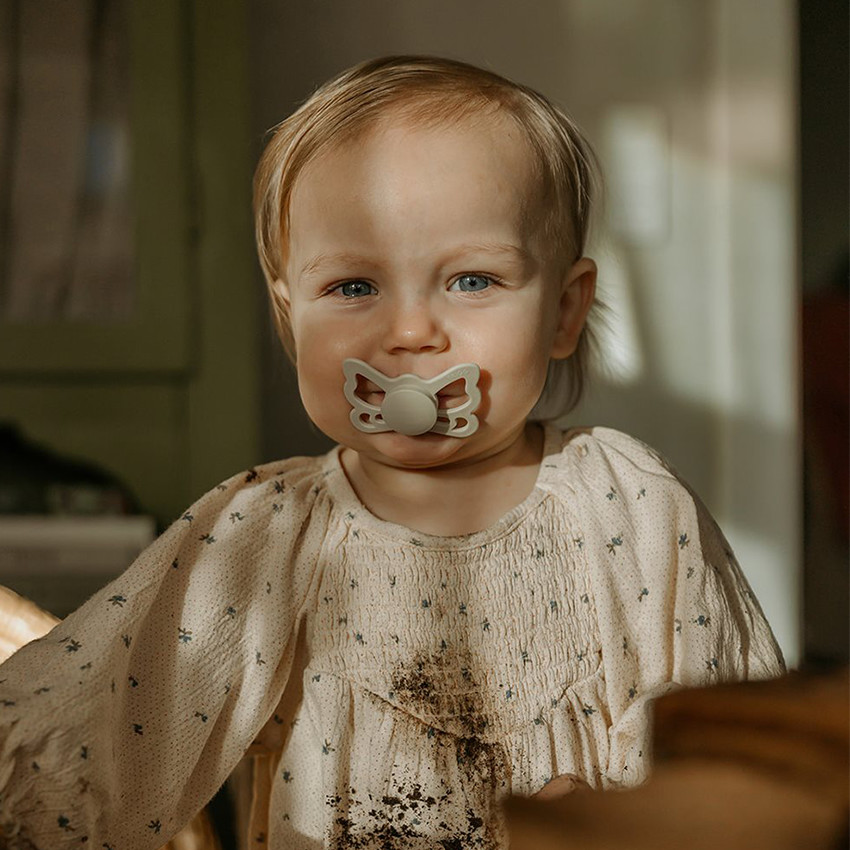 Pack de 2 chupetes de silicona 6-18M Butterfly verde salvia/ gris plata 