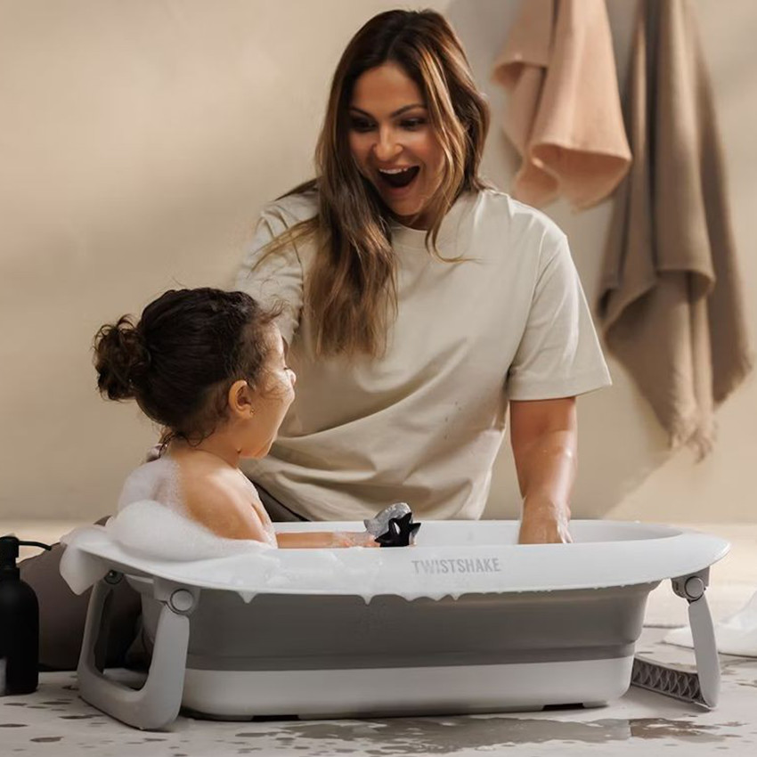 Bañera con cojín y enjuagador blanca y gris 