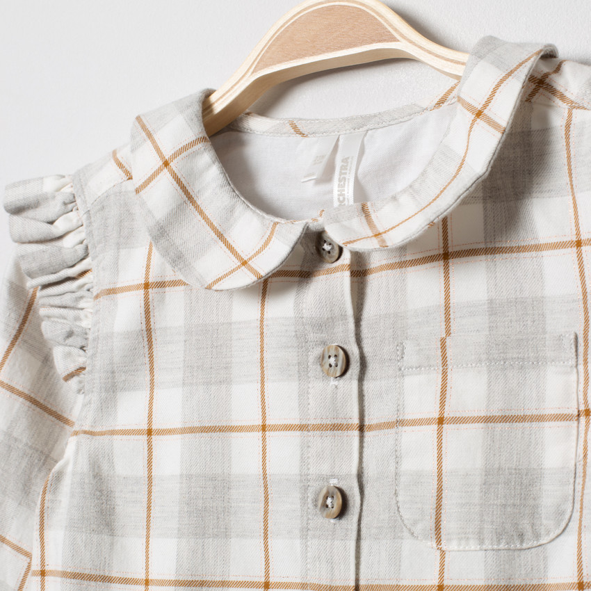 Vestido de cuadro cuello  Claudine y volante 