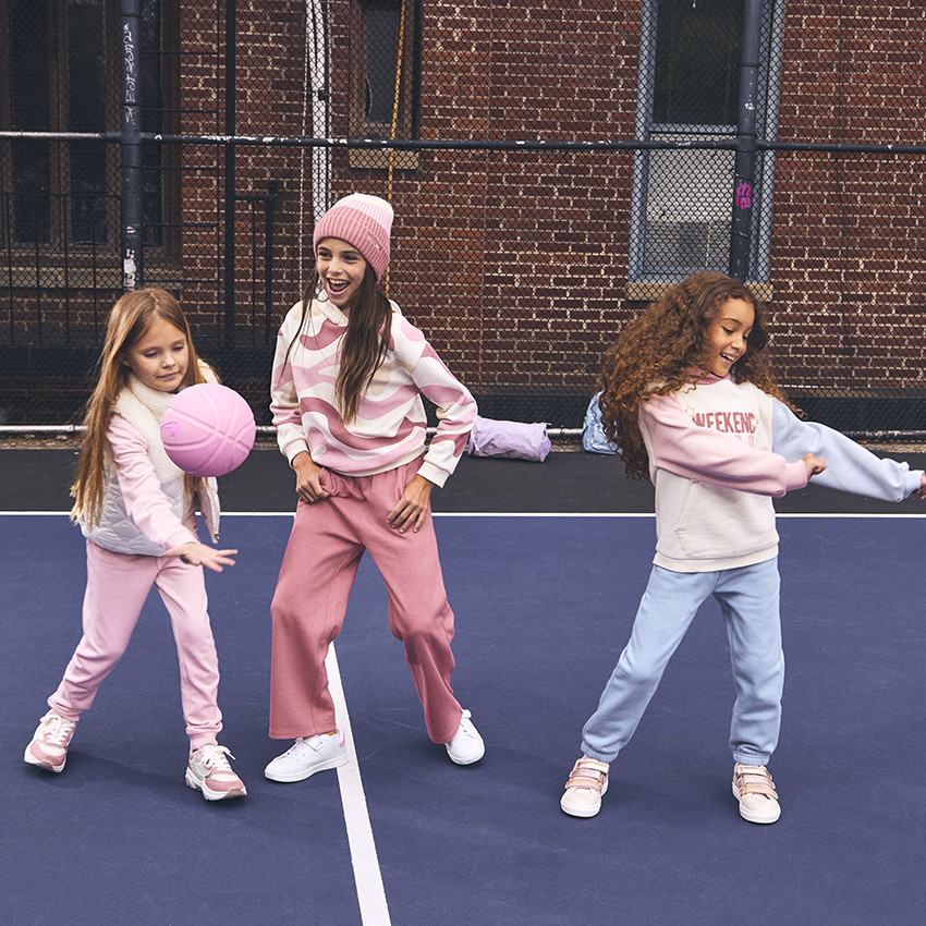 Gorro de punto acanalado efecto color block para niña 