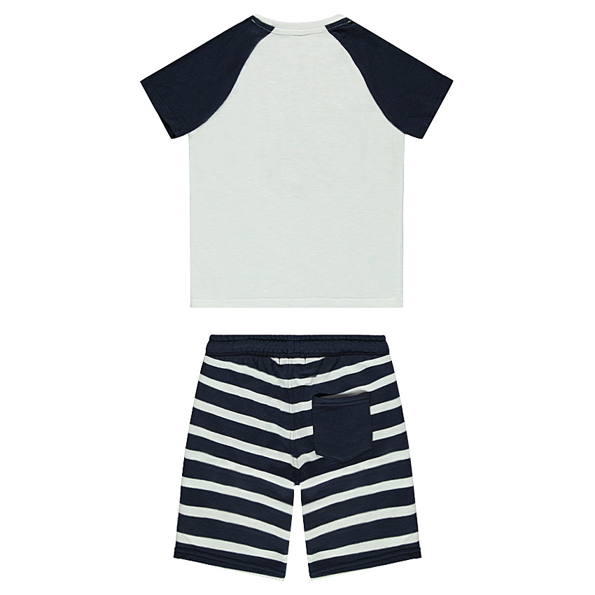 Conjunto de camiseta estampada y bermudas a rayas 