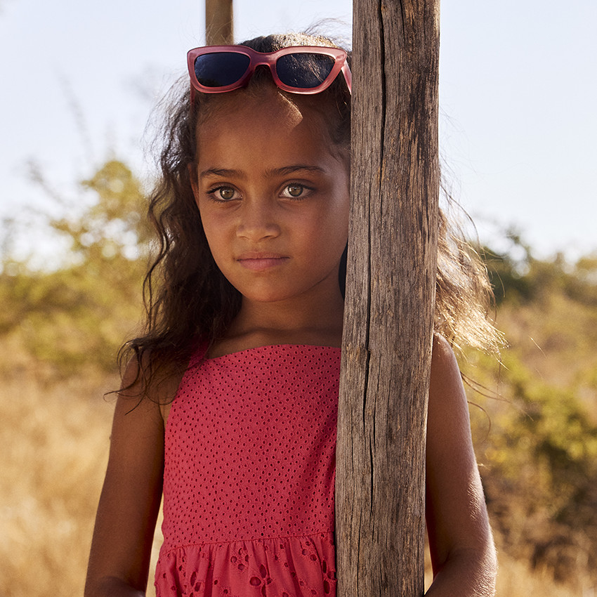 Vestido sin mangas con bordado inglés para niña 