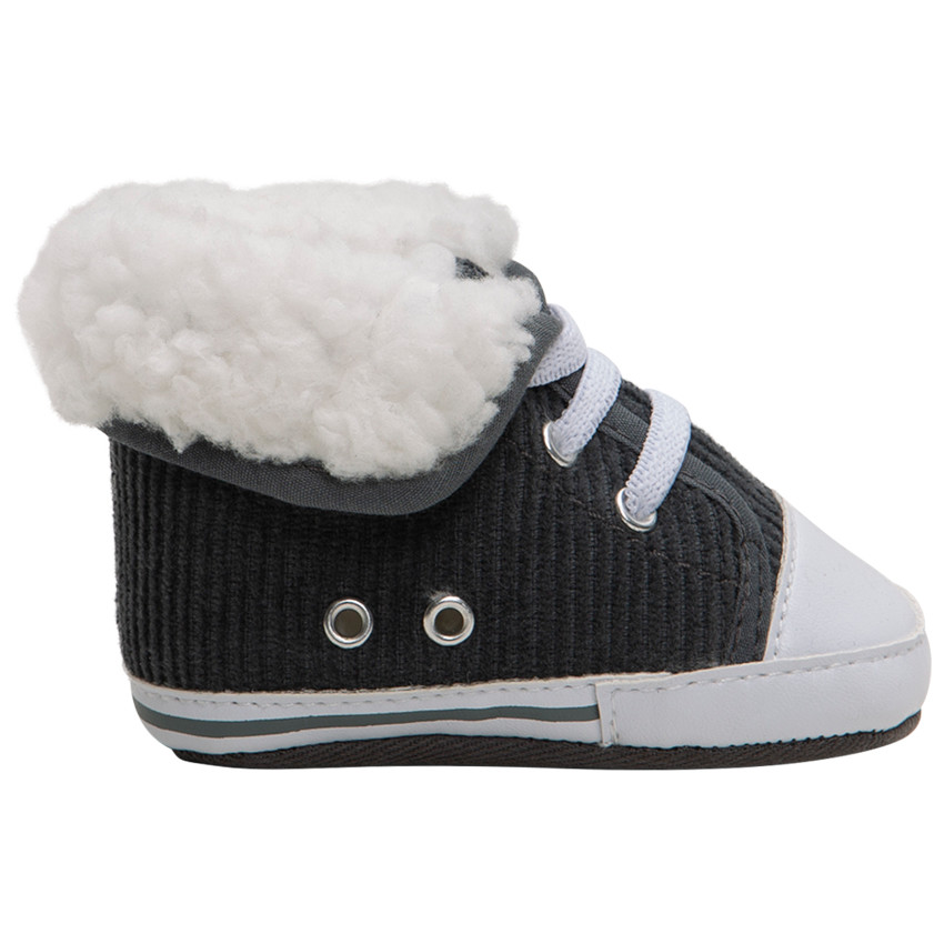 Zapatillas acanaladas con dobladillo de pelo falso   Additional Zapatillas acanaladas con dobladillo de pelo falso