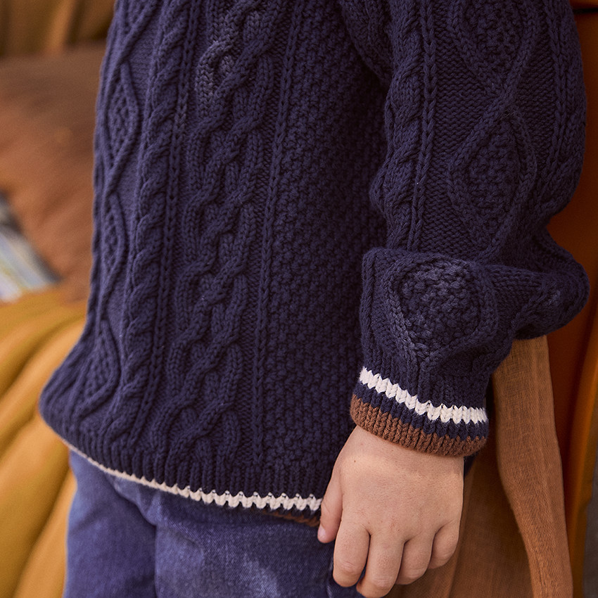 Jersey de punto liso con efecto trenzado y ribete de color para niño 