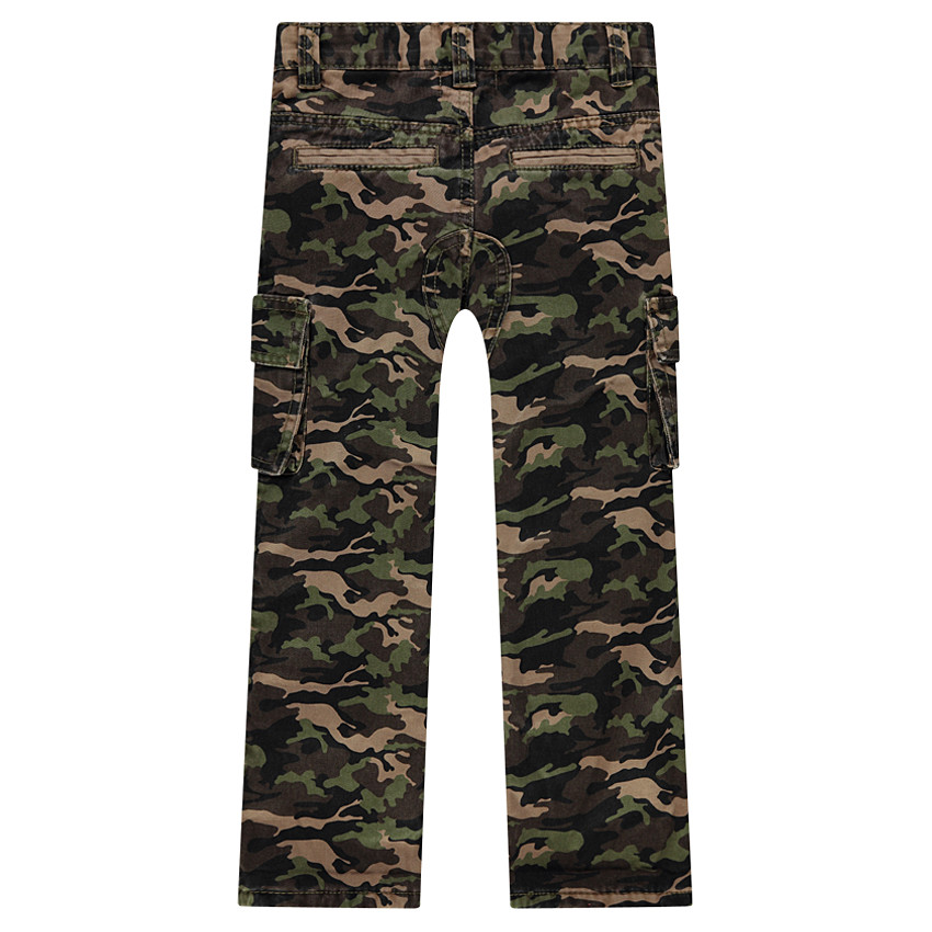 Pantalón de sarga con estampado militar y bolsillos 