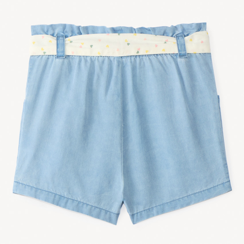 Short con cinturón para atar con estampado de corazones para bebé niña. 