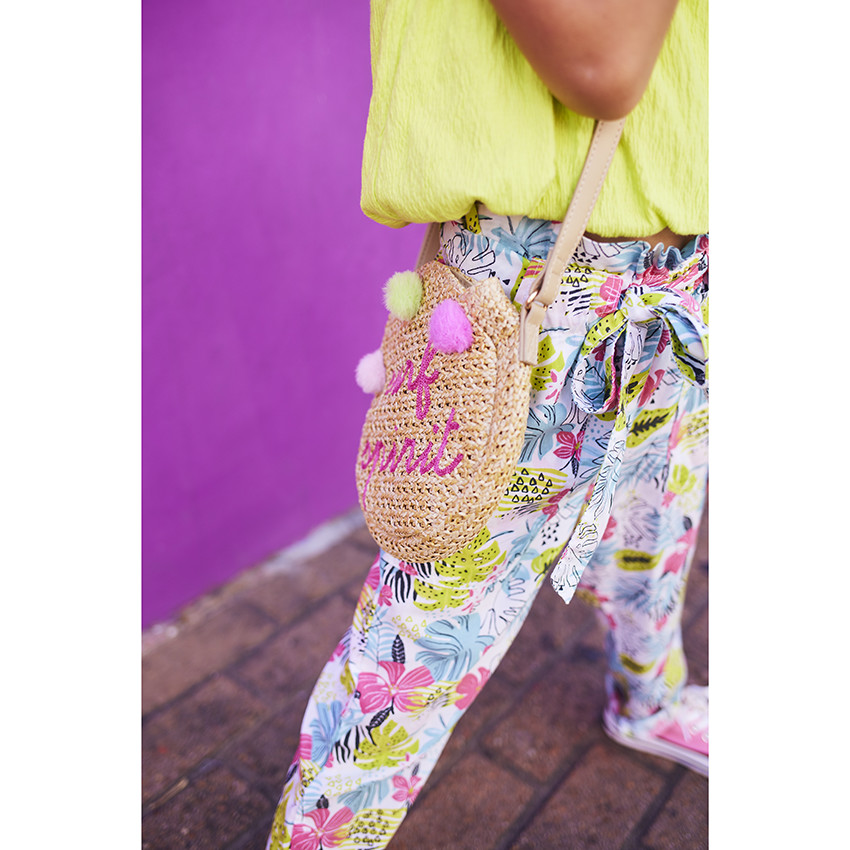 Bolso bandolera de crochet con bordados y pompones para niña 