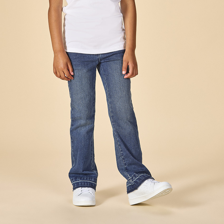 Pantalones vaqueros de corte acampanado para niña 
