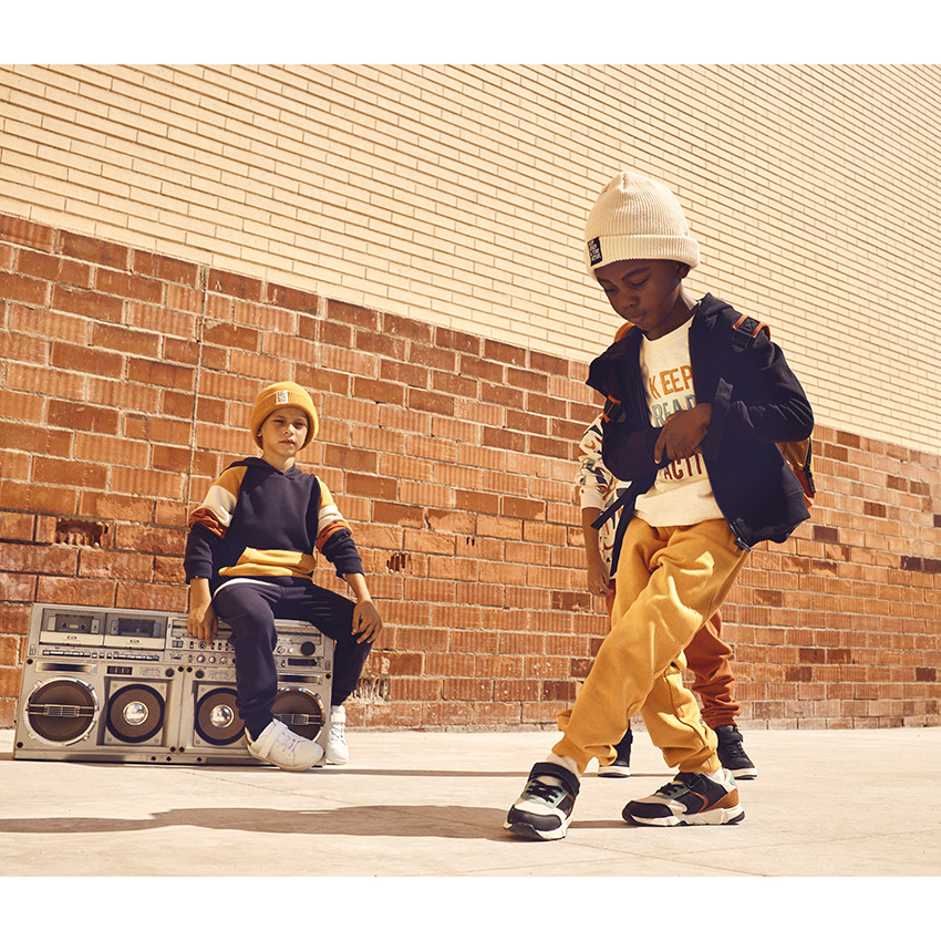 Sudadera con capucha de felpa lisa para niño  Additional Sudadera con capucha de felpa lisa para niño