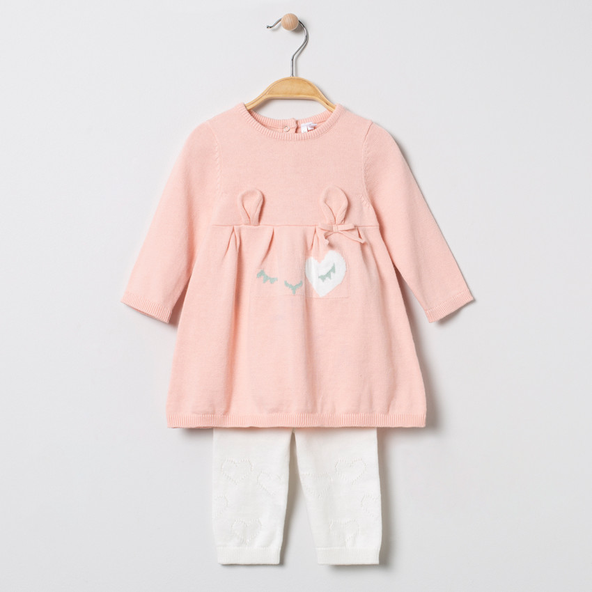 Conjunto con vestido de punto y pantalón con corazones  