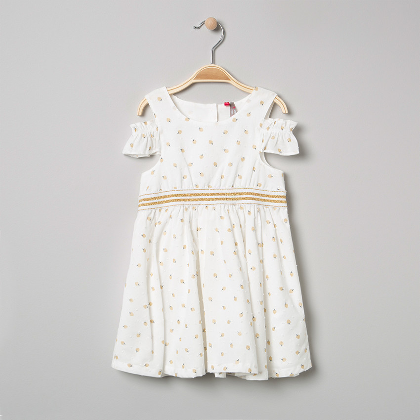 Vestido espaldas al aire estampado fresas all-over y touches de doré 