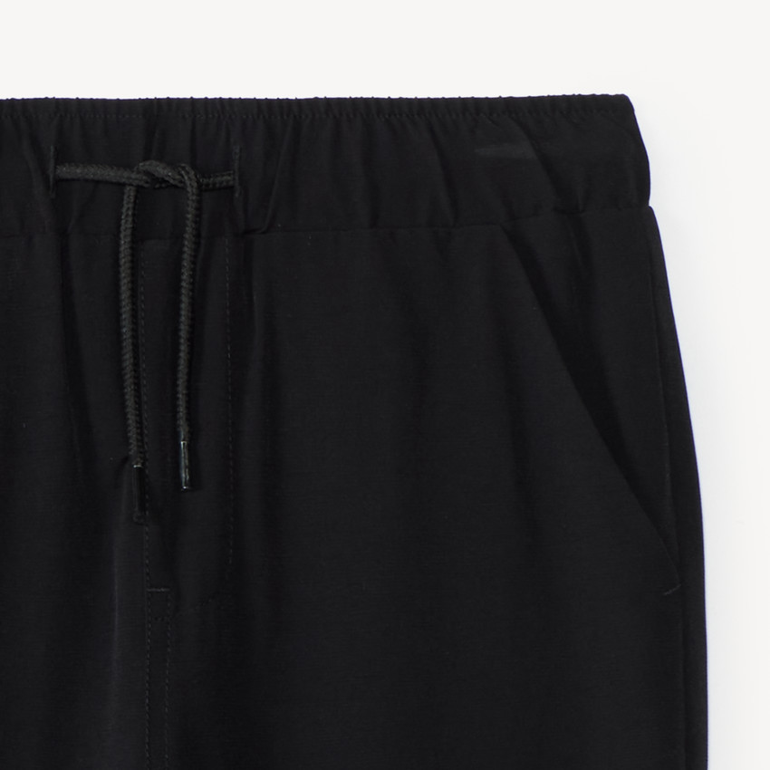 Pantalón jogger estilo cargo niño 