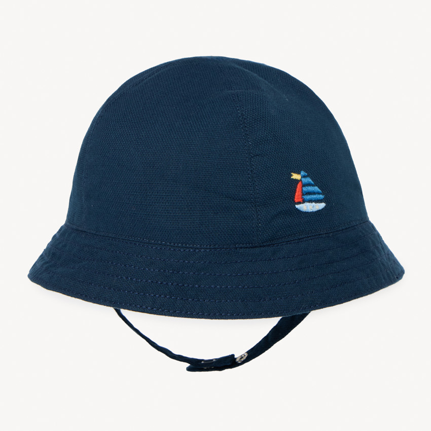 Gorra de tela lisa con bordado de barco para bebé niño 